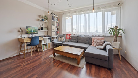 FOR SALE &ndash; spacious flat 81,59 m2 with parking space, Tupeho street