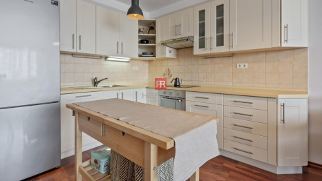 FOR SALE &ndash; spacious flat 81,59 m2 with parking space, Tupeho street