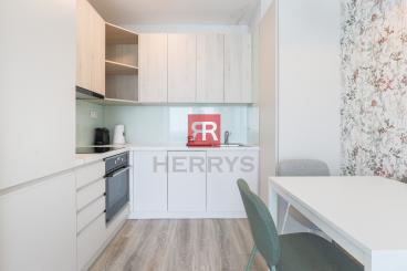 HERRYS - Na prenájom zariadený a klimatizovaný 2-izbový byt v Ovocných Sadoch