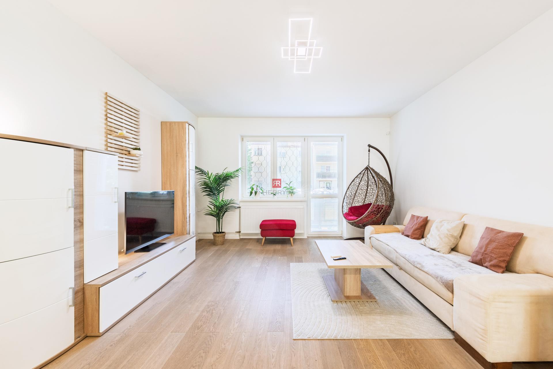 HERRYS - 5-room family house with potential and generous plot of land for sale in Vrakuna