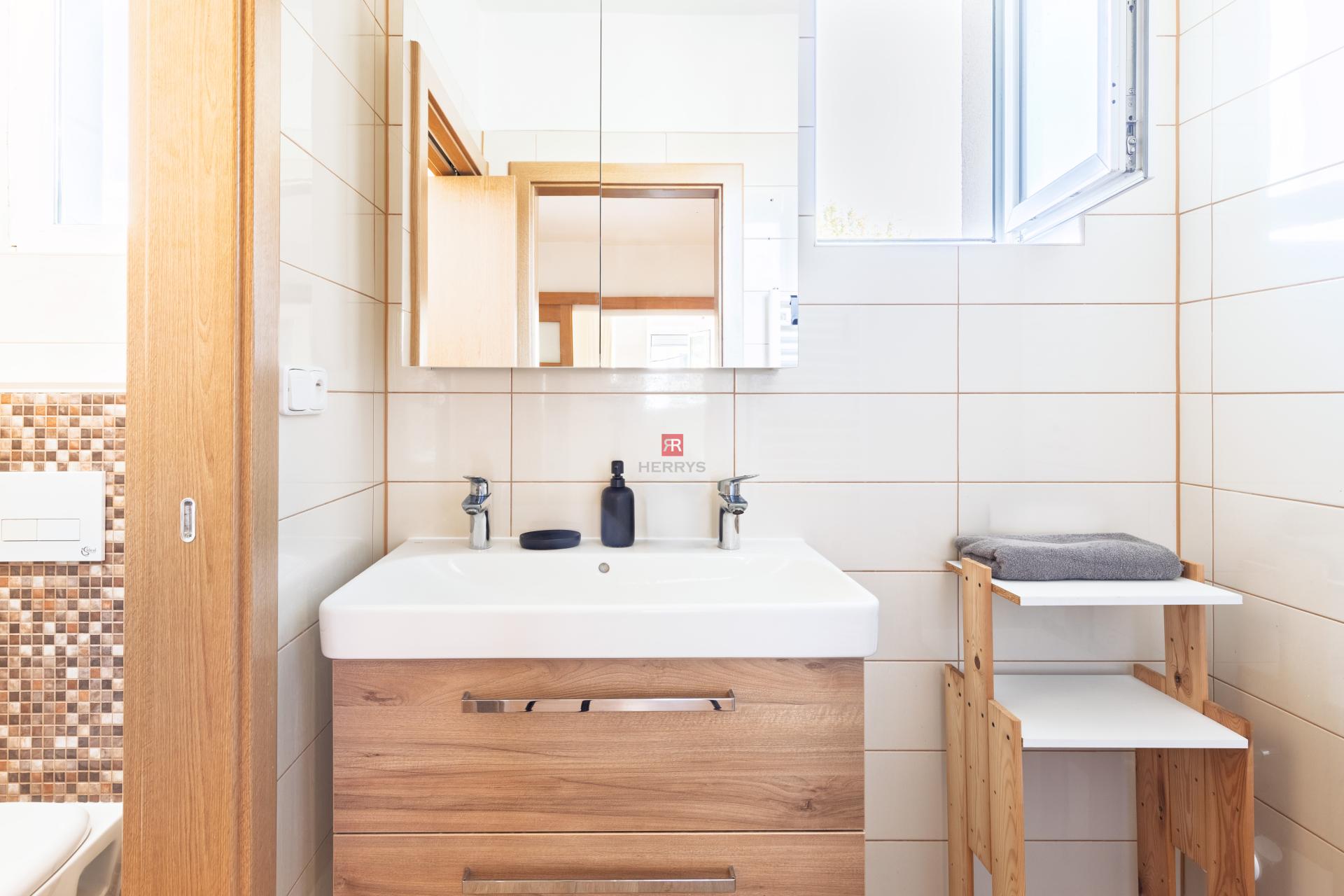 HERRYS - 5-room family house with potential and generous plot of land for sale in Vrakuna