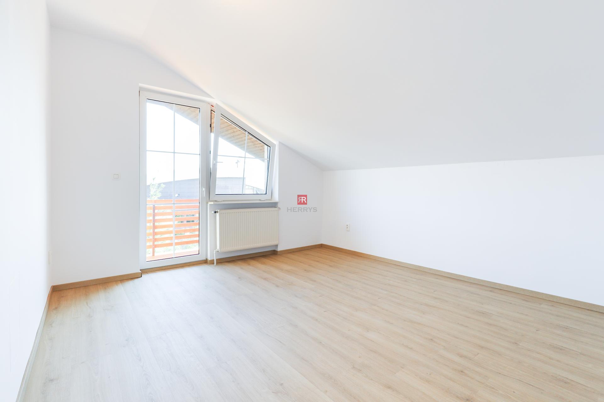 HERRYS - For rent renovated 4-room apartment at a lucrative address, Červeňova Street