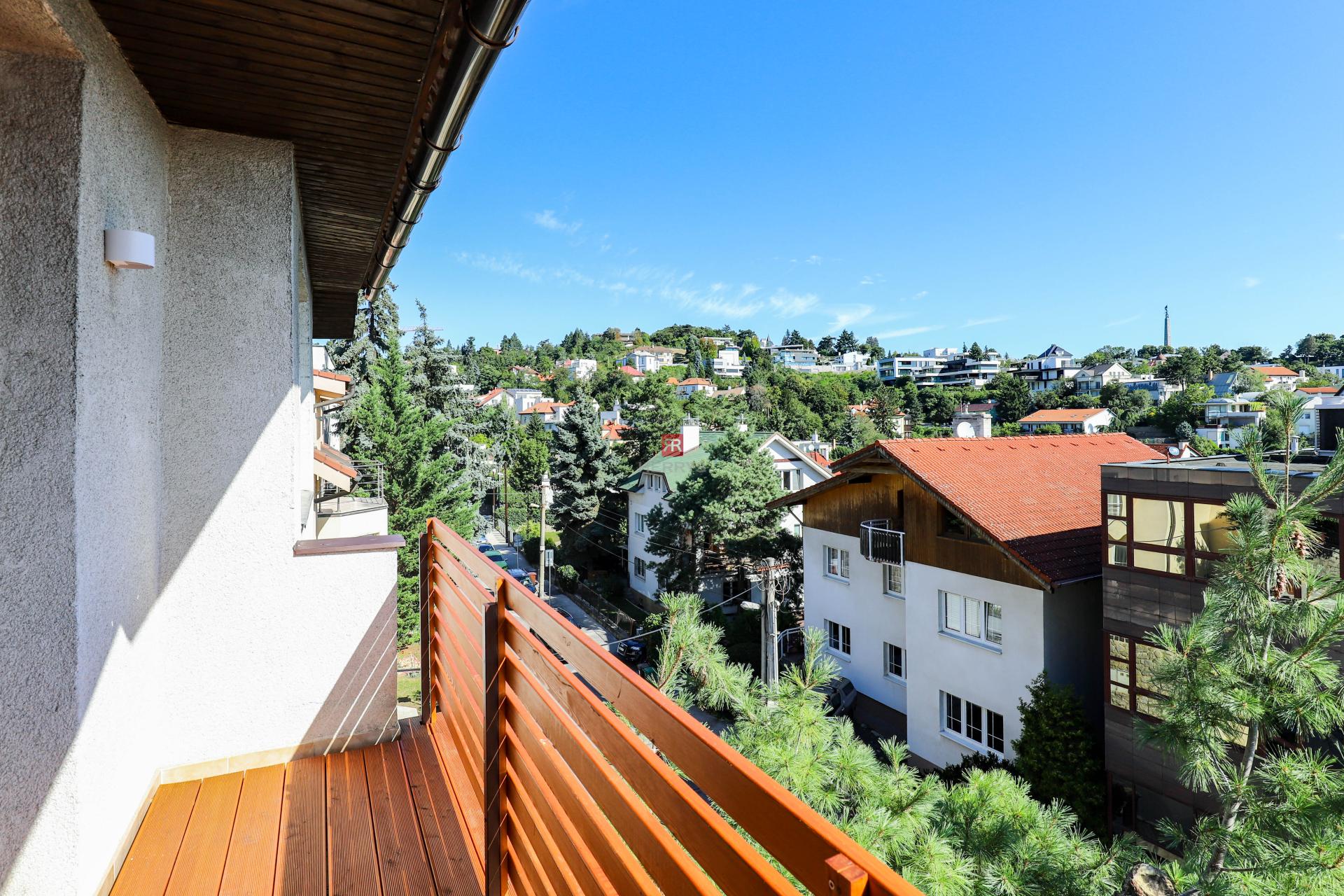 HERRYS - For rent renovated 4-room apartment at a lucrative address, Červeňova Street