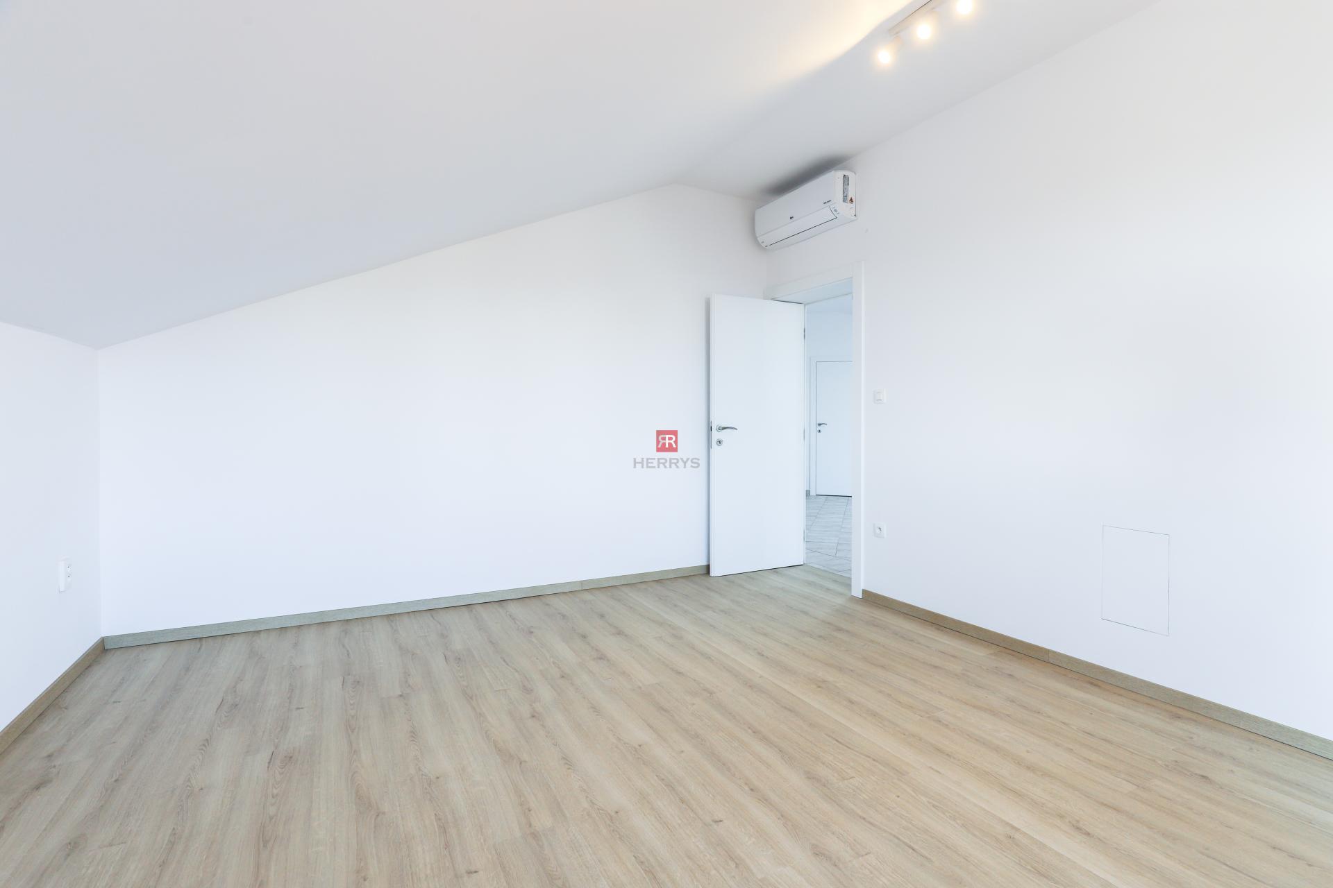 HERRYS - For rent renovated 4-room apartment at a lucrative address, Červeňova Street