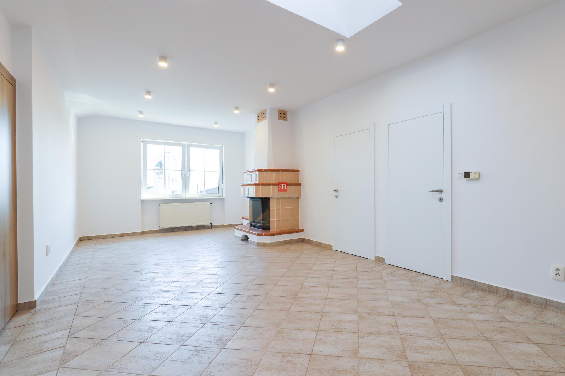 HERRYS - For rent renovated 4-room apartment at a lucrative address, Červeňova Street