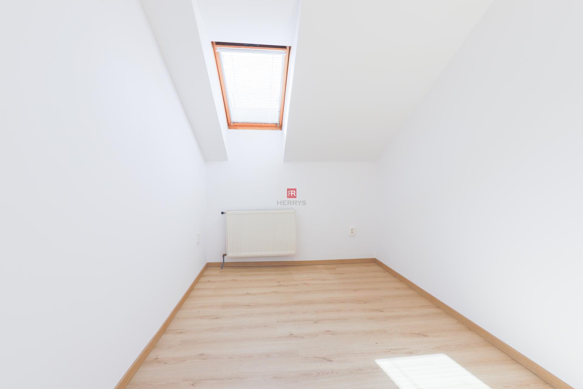 HERRYS - For rent renovated 4-room apartment at a lucrative address, Červeňova Street