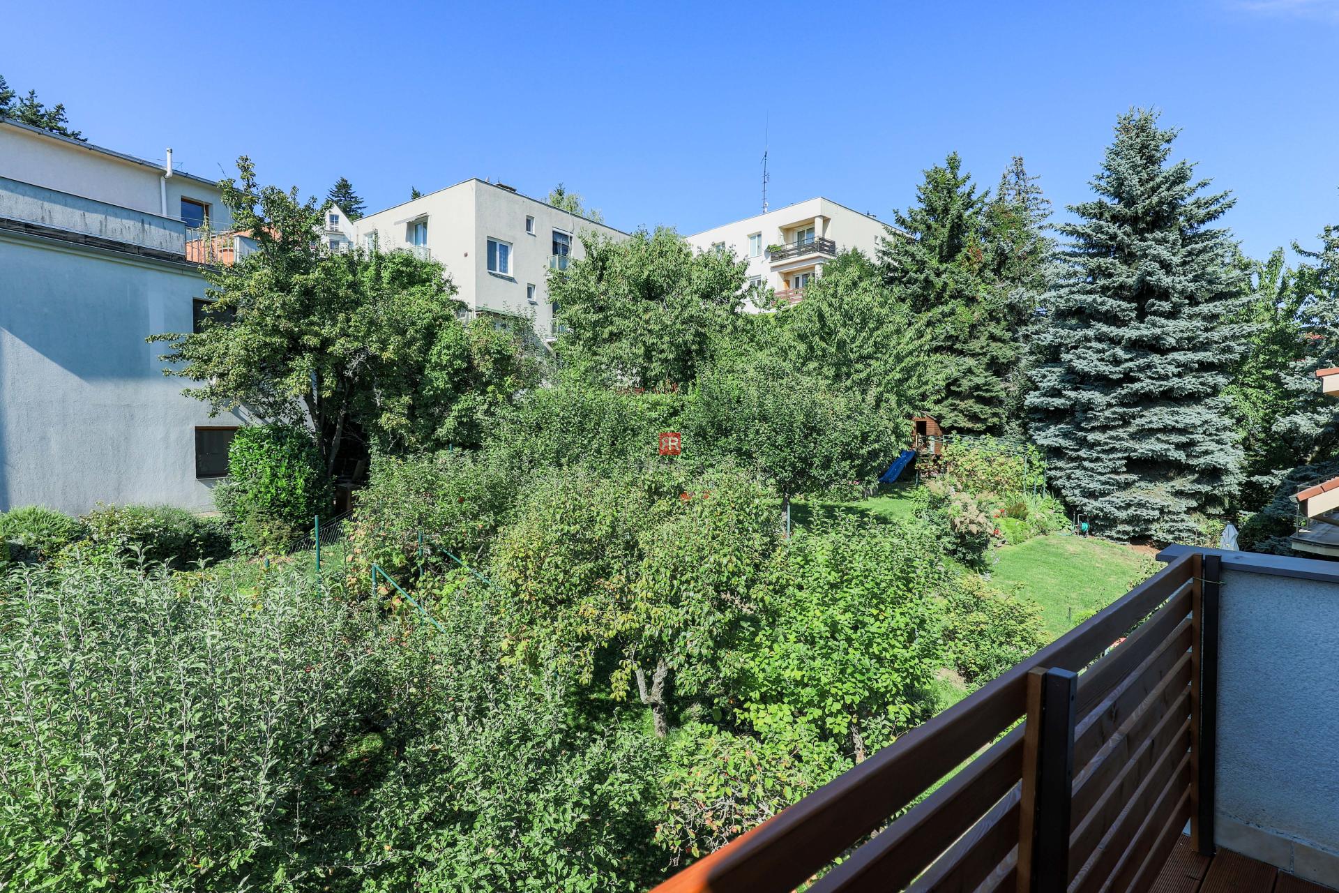 HERRYS - For rent renovated 4-room apartment at a lucrative address, Červeňova Street