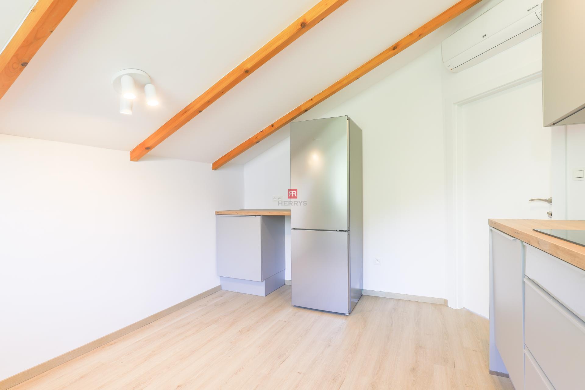 HERRYS - For rent renovated 4-room apartment at a lucrative address, Červeňova Street