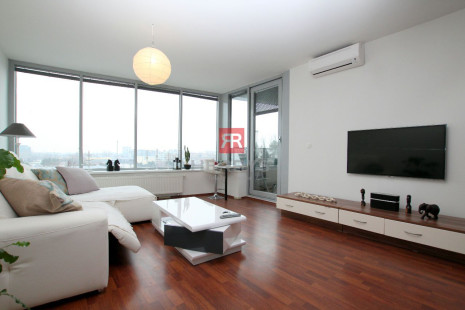 FOR RENT &ndash; spacious 2-room apartment, 62 m2, III TOWERS - Bajkalská street