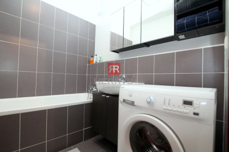 FOR RENT &ndash; spacious 2-room apartment, 62 m2, III TOWERS - Bajkalská street