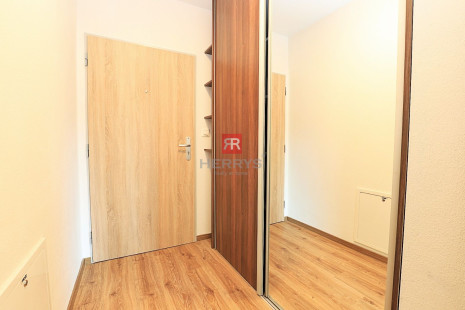 HERRYS - FOR RENT, 2 room flat with parking and cellar, Nobelova, BA III.