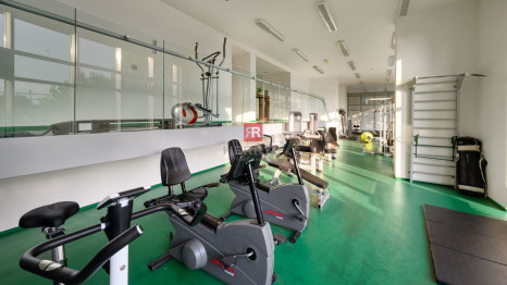 HERRYS - For rent 2 room apartment in project III Towers close to shopping mall Vivo and lake Kuchajda