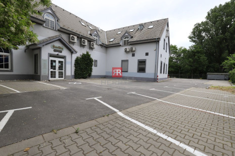 HERRYS - Na prenájom kancelárske priestory na nábreží Dunaja v Au Café